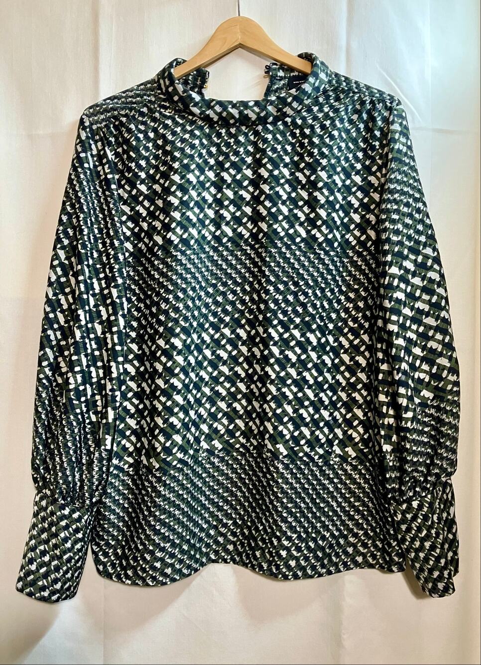 Who What Wear Patterned Dress Top Woman’s Size Medium.
